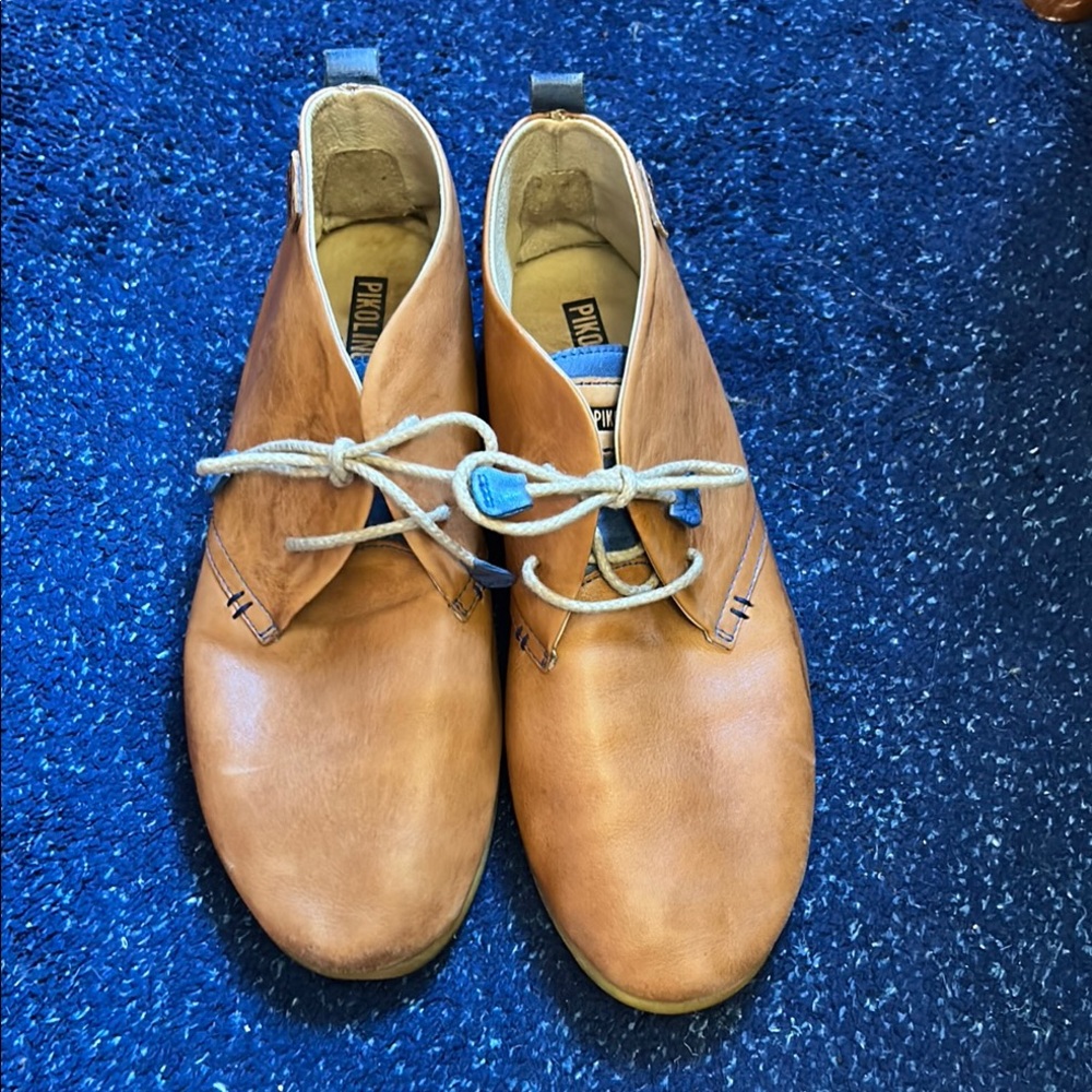 Pikolinos soft leather shoes